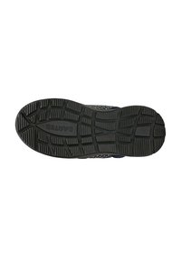 Černá gumová podrážka boty s texturovaným gripem. Obsahuje logo ve středu a mírně vyvýšený podpatek pro lepší trakci.