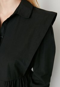 Trendyol Košilové šaty - black