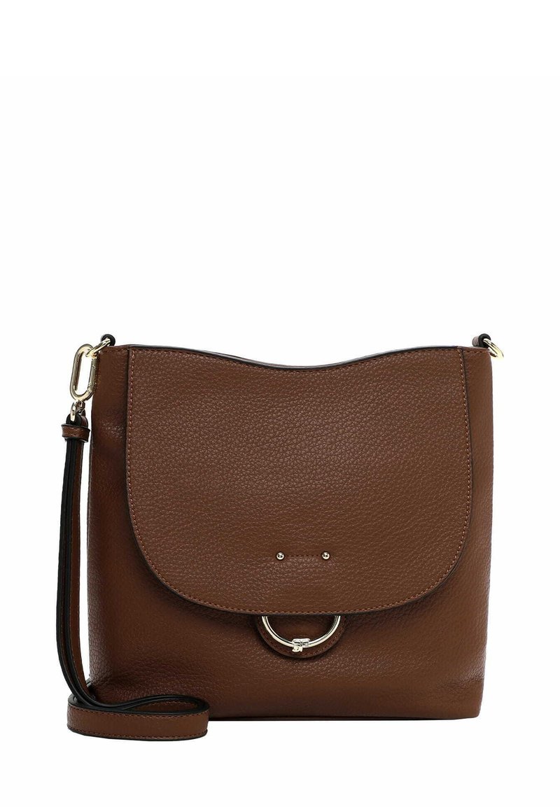 Borsa a tracolla in pelle marrone con texture, chiusura a pattina e dettaglio ad anello in metallo dorato, tracolla regolabile attaccata sul lato sinistro.