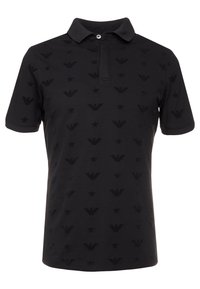 Svart polo skjorta med en texturerad mönster av logotyper och stjärnor, med en placket med två knappar och en standardkrage.