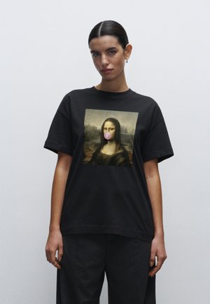 APOH LONDON MONA LISA BUBBLE - Print T-shirt - black