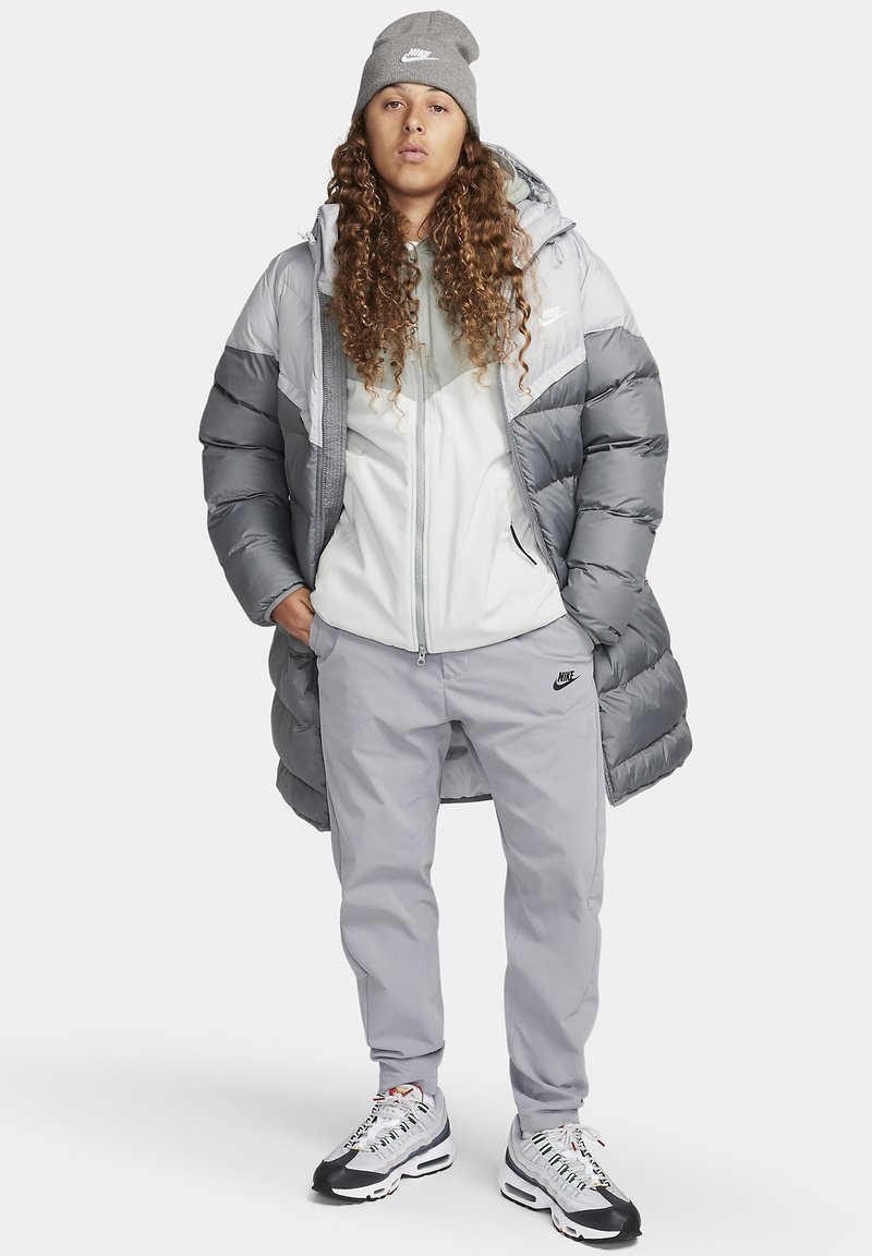 Nike Sportswear Wintermantel grijs