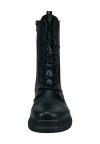 Schwarze Knöchelstiefel aus glattem Leder mit einer Schnürung vorne, Reißverschluss an der Seite und einer strukturierten Gummisohle.