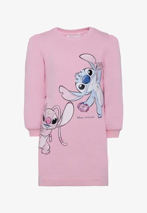 Vestido de sweatshirt rosa feito de algodão com mangas bufantes. Ilustrações do Stitch e da Angel com gemas adicionam detalhes decorativos.