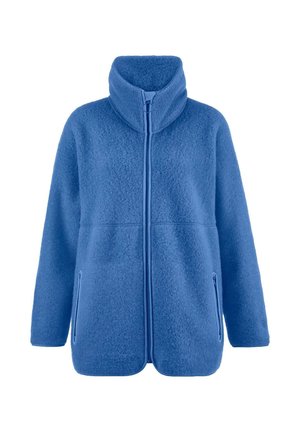 Blauwe fleecejas met hoge kraag, ritssluiting aan de voorkant en ritssluitingen aan de zijkanten, ontworpen voor warmte en casual gebruik.