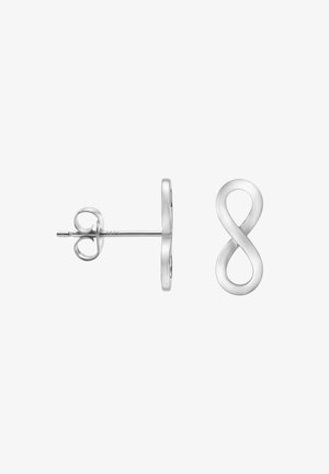 Boucles d’oreilles clous en argent sterling avec symbole infini et fermoir papillon, montrées de face et de côté sur fond blanc.