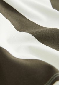 Thumbnail Image 7