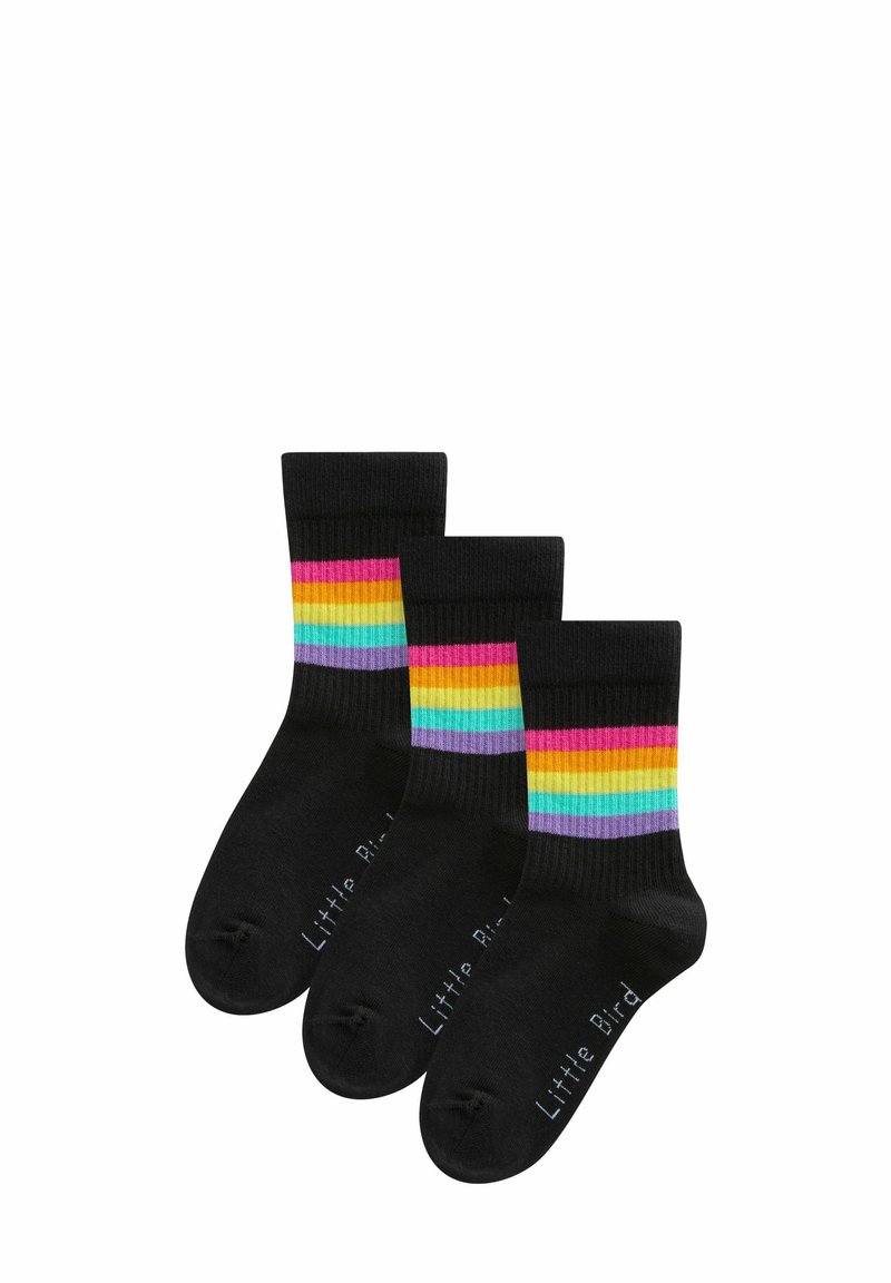 Calcetines negros con un colorido patrón de rayas horizontales en rojo, naranja, amarillo, verde, azul y púrpura en el puño.