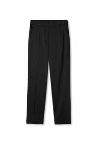 Pantalons noirs, coupe droite avec une taille élastique, poches latérales et une texture lisse. Pas de motifs ou de garnitures visibles.