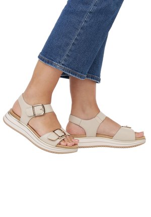 Remonte Plateausandalette - weiss