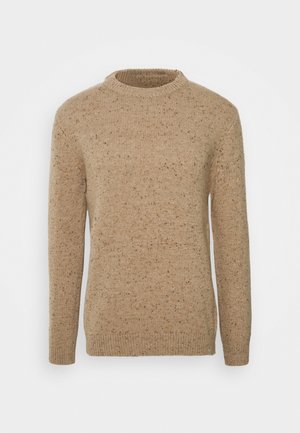 Beigefarbener gestrickter Pullover mit Rundhalsausschnitt, langen Ärmeln und dezenten dunkleren Sprenkeln im gesamten Stoff.