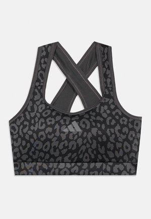 Αθλητικό σουτιέν με μοτίβο λεοπάρ σε μαύρο και σκούρο γκρι, με χιαστί λουράκια στην πλάτη και ανακλαστικό λογότυπο στο κέντρο μπροστά.