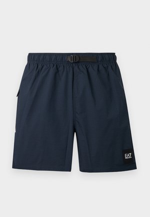 Mørkeblå shorts med elastisk talje, justerbar sort spænde og diskret ternet mønster, med et sort EA7-logo på det nederste ben.