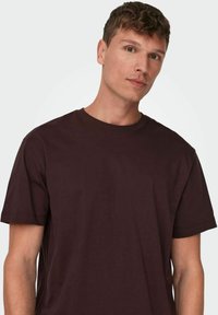 Only & Sons ONSMAX LIFE NOOS - T-Shirt basic - fudge