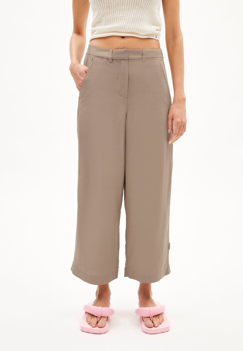 ARMEDANGELS CAARUNUS LINO - Stoffhose - cinnamon dust
