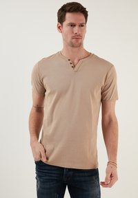 Buratti V-NECK  - Pamata T-krekls - dark beige