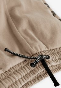 Baker by Ted Baker JOGGER SET- REGULAR FIT - Dresside alumine osa - neutral