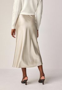 Next REGULAR FIT - Velika suknja - champagne gold