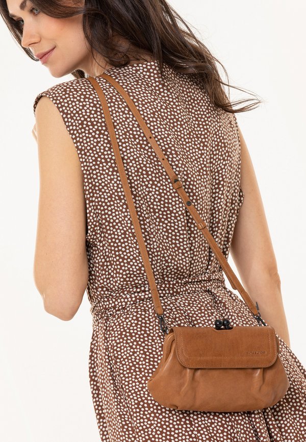 UMHÄNGE MRS WHOOPIE PIE - Umhängetasche - caramel