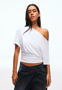 ASYMMETRIC SHORT SLEEVE - T-Shirt basic - white
