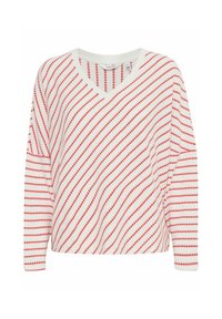 Pull en maille blanc avec des rayures diagonales rouges et un décolleté en V. Il a des manches longues et une coupe décontractée avec un tissu texturé.