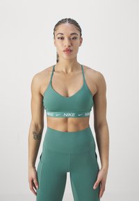 Nike Performance INDY BRA - Sportmelltartó könnyű sportoláshoz - bicoastal