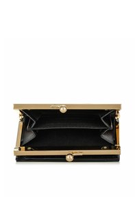 Czarny skórzany portfel z złotą metalową ramą i zapięciem. Wnętrze zawiera wiele przegródek oraz gładkie wykończenie z tkaniny.