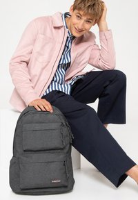 Eastpak UNISEX czarny denim