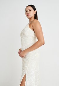 YAS YASMIRA STRAP TRAIN DRESS CELEB - Robe de cocktail - gardenia