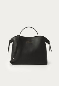 Fekete bőr kézitáska strukturált formával, felső fogantyúval és levehető vállpánttal. Arany "Valentino" logóval és díszítő kötelekkel ellátva.