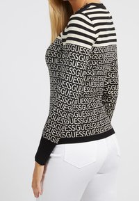 Guess Sweter