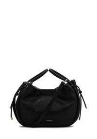Borsa a mano in pelle nera con una finitura morbida e texturizzata, manici doppi e tracolle regolabili. Presenta un logo sottile e un design minimalista.