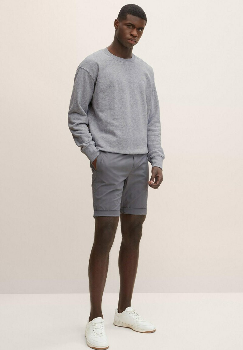 Herren Chino Shorts | TOM TAILOR DENIM Shorts quiet mid grey/grau - PL68024 Herren Chino Shorts | TOM TAILOR DENIM Shorts quiet mid grey/grau - PL68024