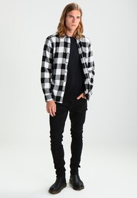 Only & Sons ONSGUDMUND CHECKED SHIRT - Camisa - cloud dancer