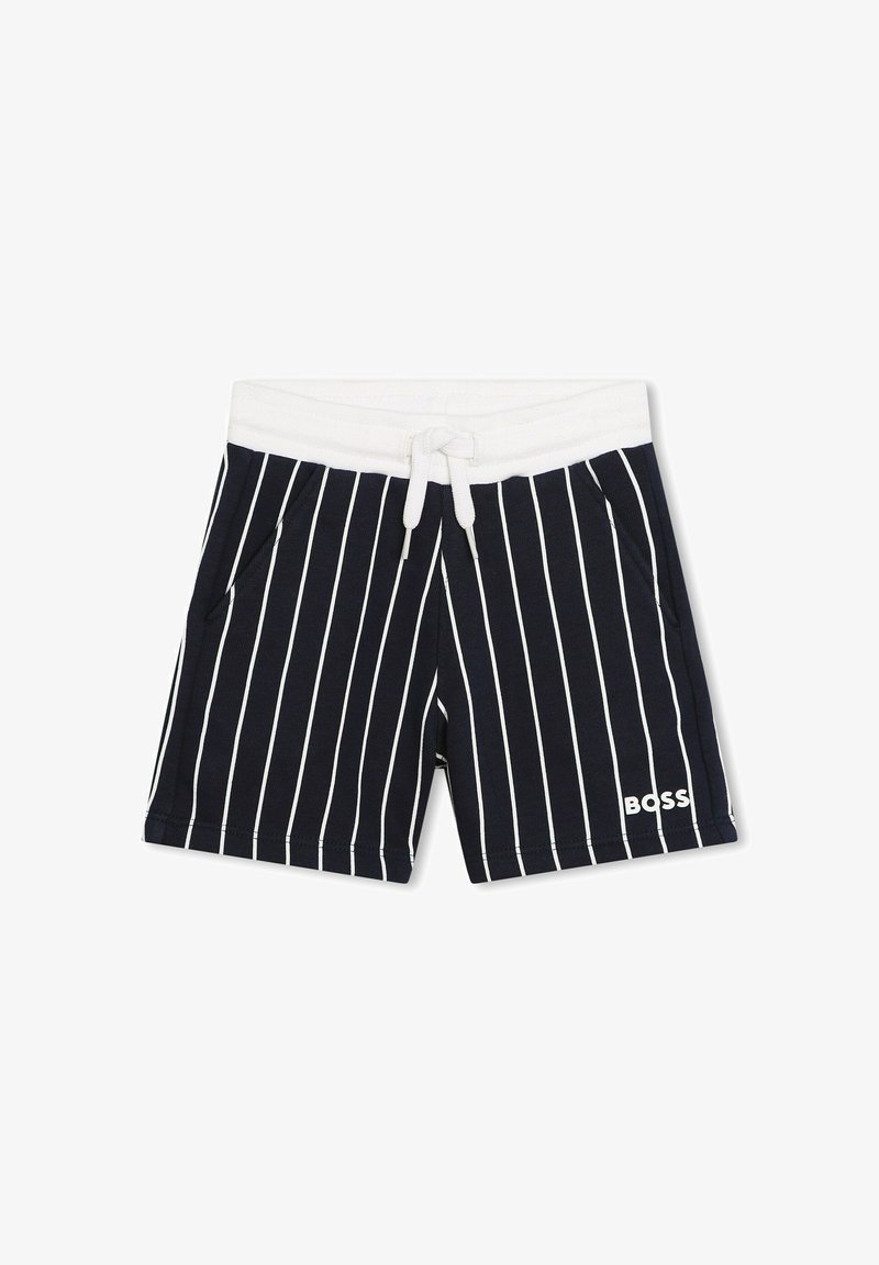 Pantaloni corti a righe blu navy con righe verticali bianche, vita elasticizzata, cordoncino e tasche laterali. Logo "BOSS" in basso a destra.