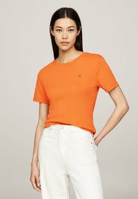 Tommy Hilfiger SLIM CODY - T-Shirt basic - autumn orange
