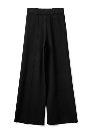 Pantalones negros de pierna ancha con pliegues frontales y trabillas para cinturón, mostrados extendidos sobre un fondo blanco.