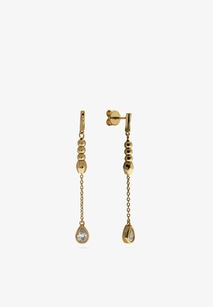 Gouden druppeloorbellen met een schakelkettinkje, drie ronde kralen, één zeshoekige kraal en een druppelvormige heldere edelsteen aan het uiteinde.