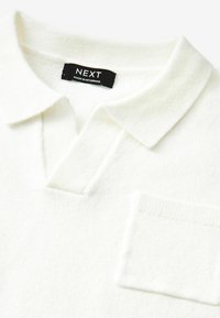 Next SHORT SLEEVE TROPHY NECK POLO - REGULAR FIT - Polo marškinėliai - white