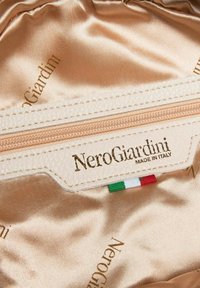 NeroGiardini Zaino - beige