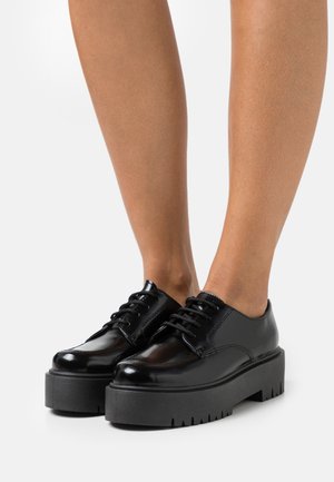 LINDON UP - Nauhalliset avokkaat - black