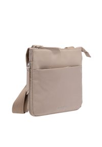 Borsa a tracolla beige realizzata in nylon liscio, con un compartimento principale con zip, tasca frontale e una tracolla regolabile a texture.