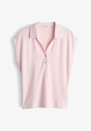 Polo rosa chiaro a maniche corte con una vestibilità rilassata, patta con due bottoni e colletto morbido, mostrata su uno sfondo bianco.