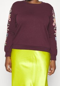 ONLY Carmakoma Sweatshirt - bordeaux