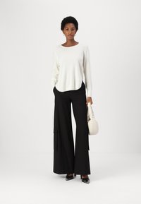 Repeat - Sweter
