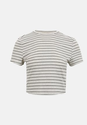 Lühikeste varrukatega lühike T-särk, millel on kitsad mustvalged horisontaalsed triibud ja ümmargune kaelus, üksluisel taustal.