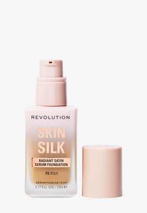 Makeup Revolution REVOLUTION SKIN SILK SERUM FOUNDATION - Fond de teint