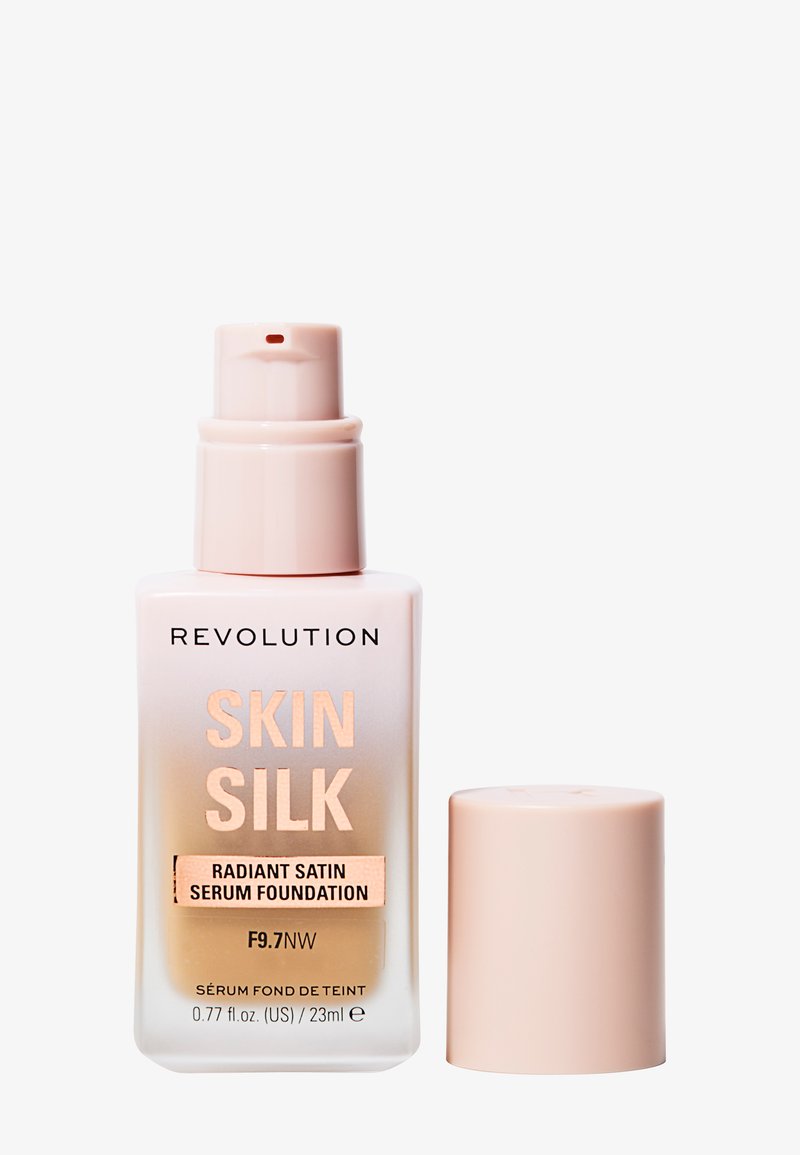 Makeup Revolution - REVOLUTION SKIN SILK SERUM FOUNDATION - Foundation, Forstørre