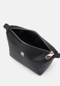 Tommy Hilfiger POPPY REFORM WASHBAG - Trousse - black