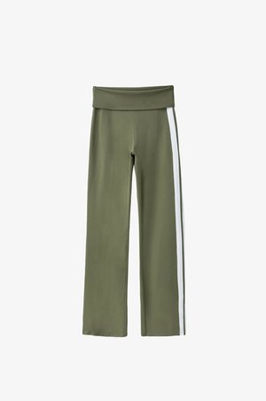 Stradivarius, TURN-DOWN WAIST BELL BOTTOM TROUSERS - Pantalon classique - khaki